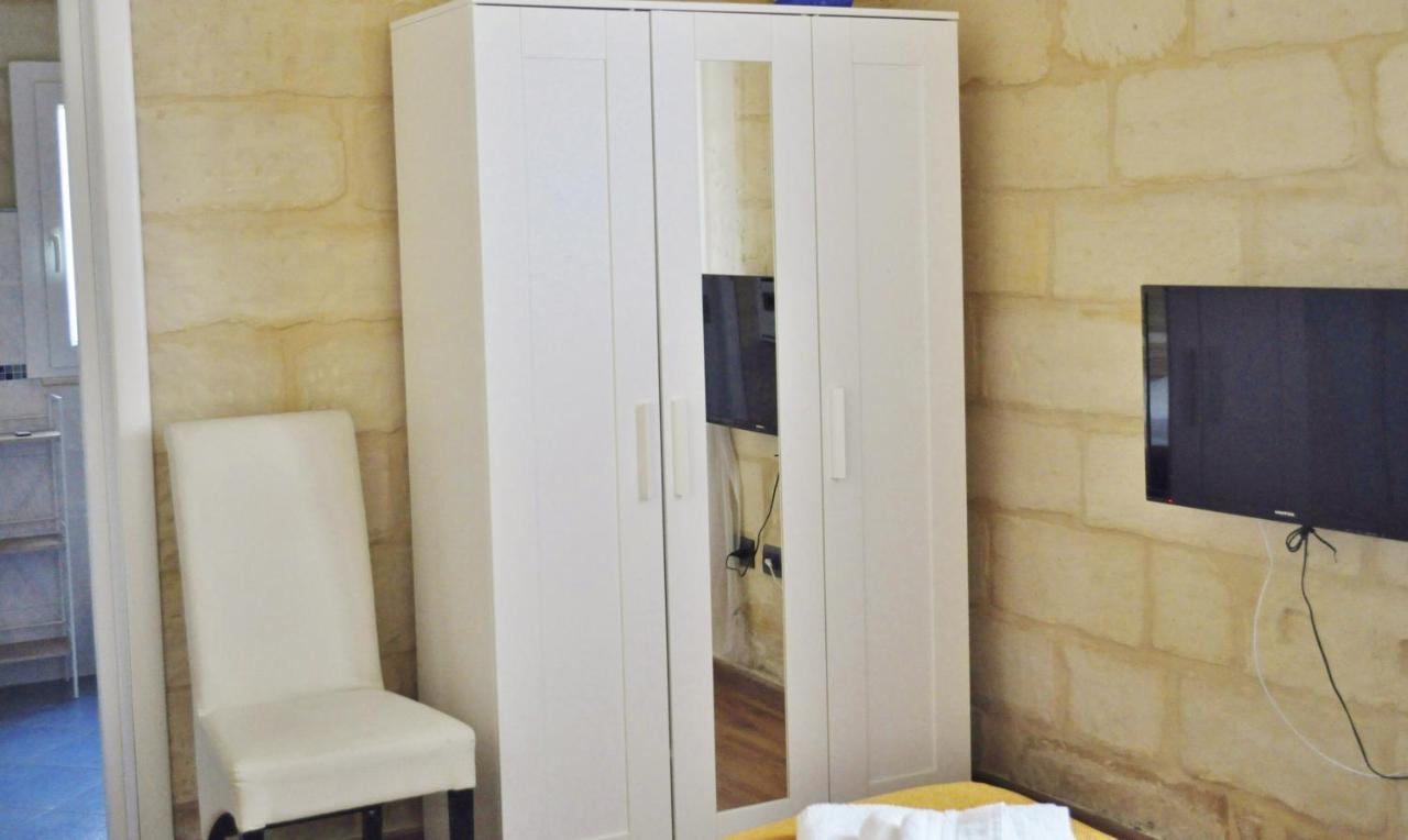 B&B Lecce Holidays Buitenkant foto