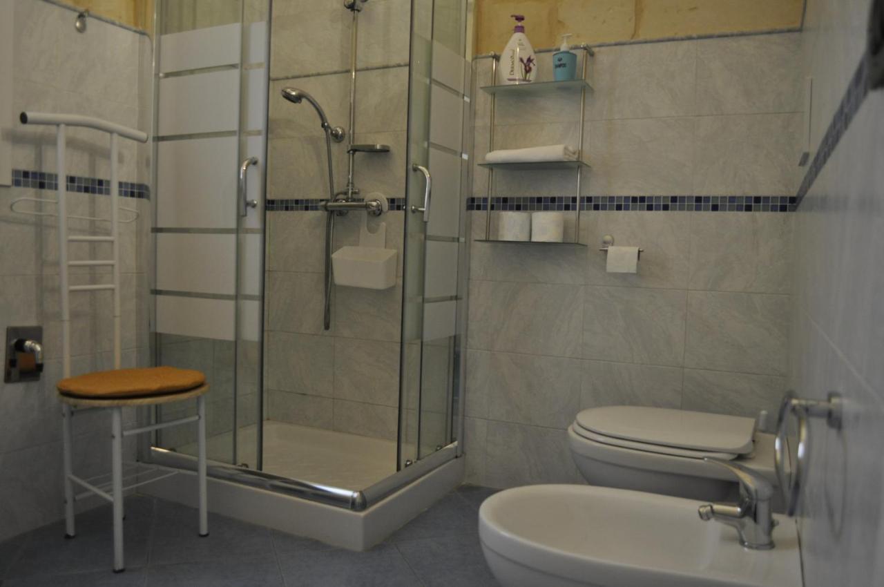 B&B Lecce Holidays Buitenkant foto